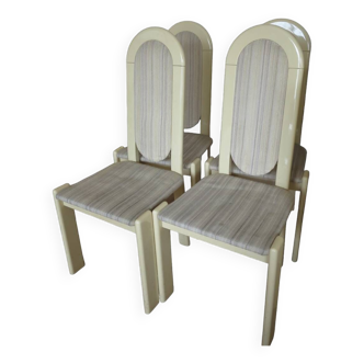 Lot de quatre chaises en laque couleur blanc ivoire