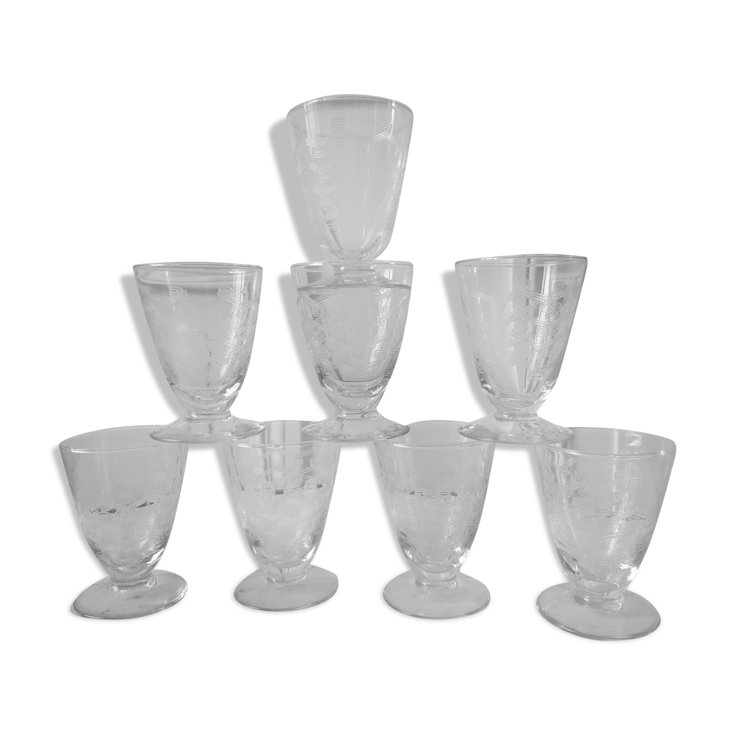 Lot of 8 crystal digestive glasses engraved 30s