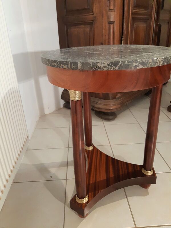 Gueridon Empire with columns, tripod, grey marble plateau