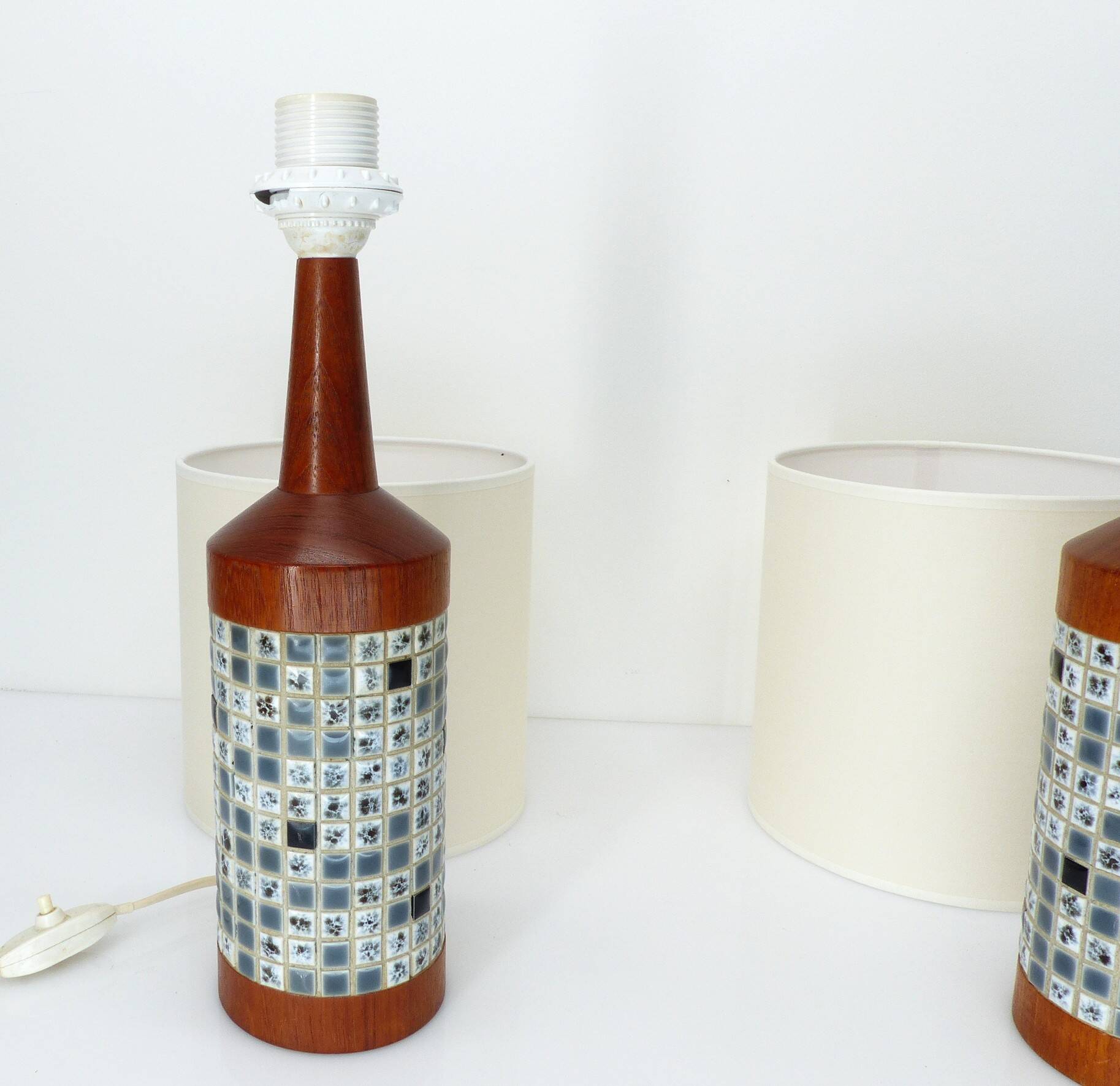 Pair of Scandinavian table lamps in teak and mosaic, Denmark 1960.