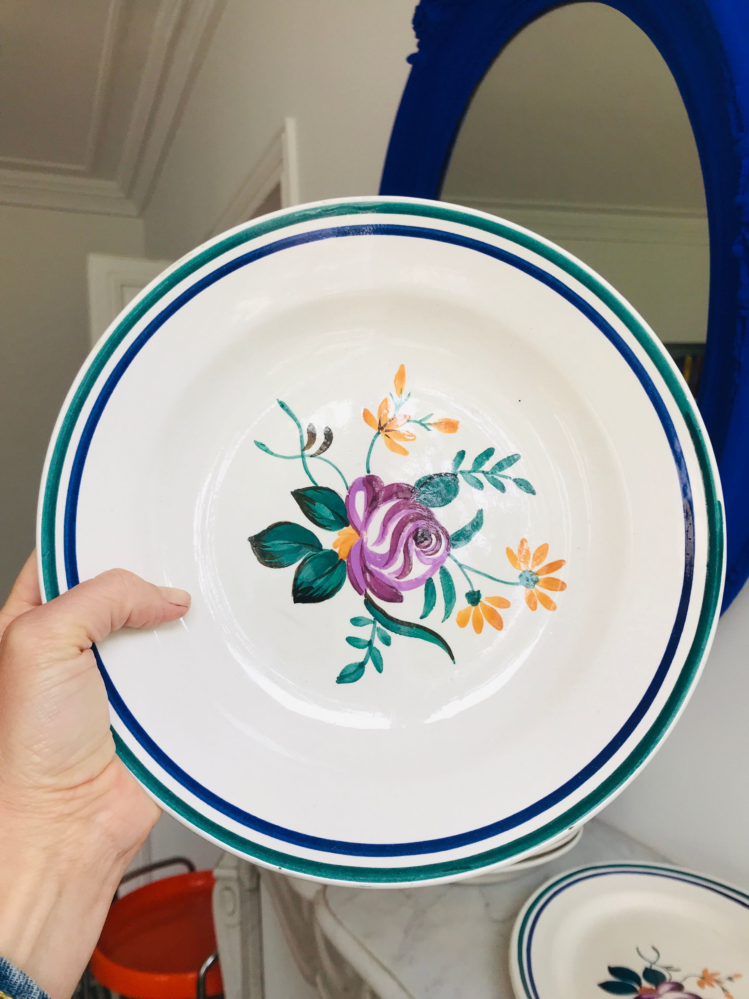 Set of 6 hollow plates and Longchamp oval serving dish