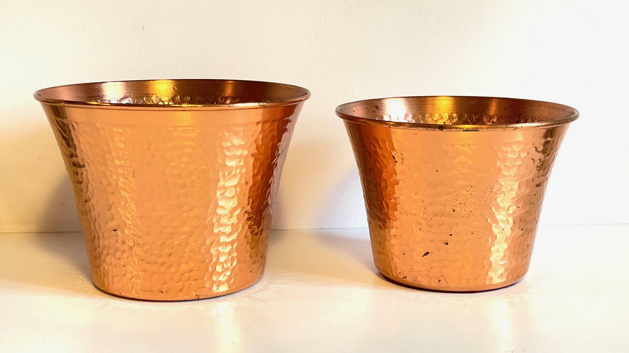 HAMMERED COPPER CACHE-POTS 1960s
