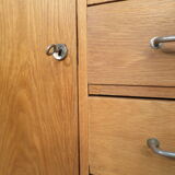 Vintage chest of drawers at bords