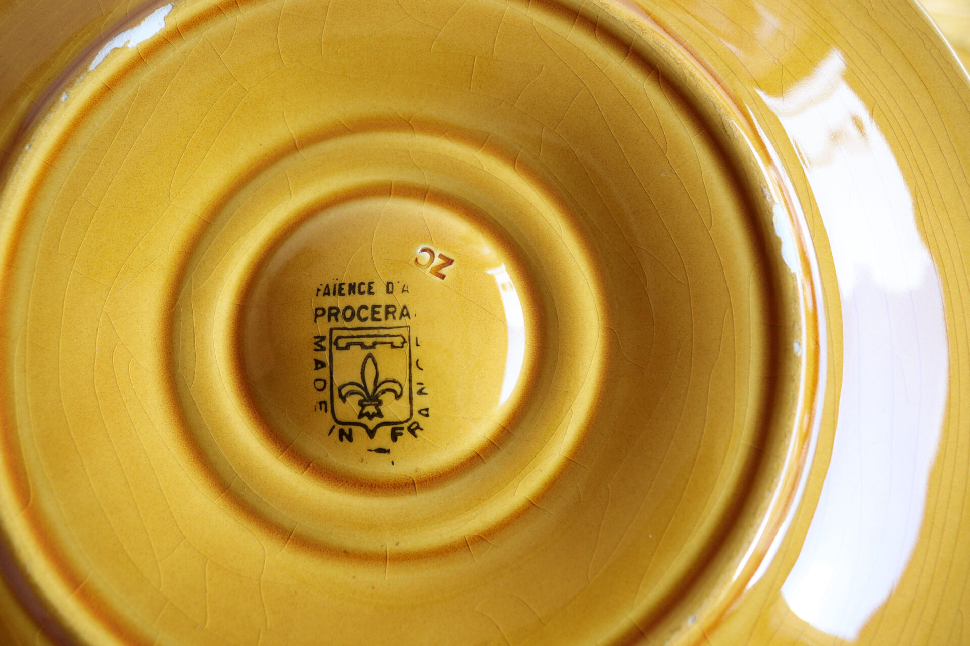 Set of 8 Proceram oyster plates