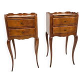 Paire de tables de chevet style Louis XV en merisier massif