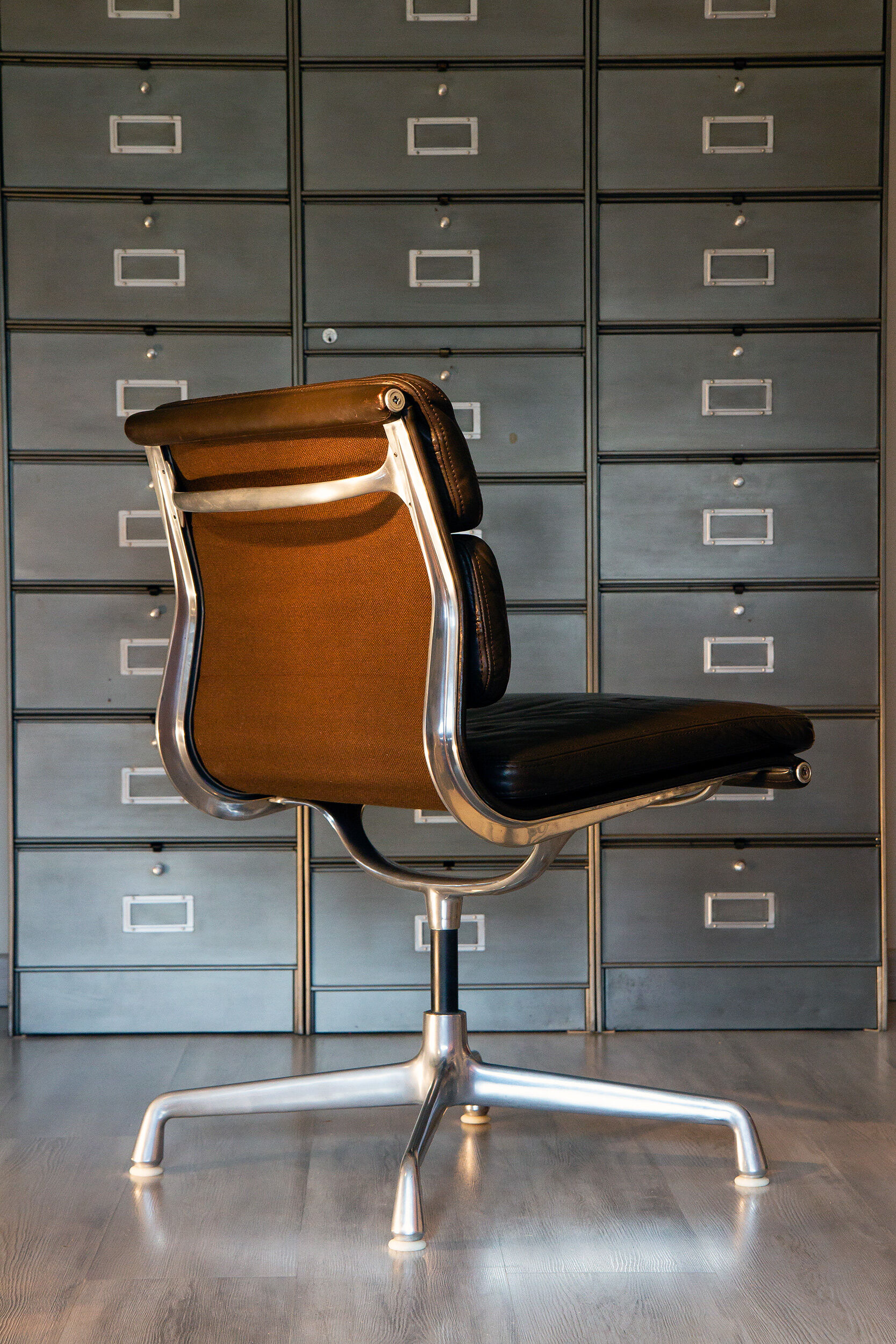 Eames Soft pad EA205 armchair, Herman Miller edition 1970