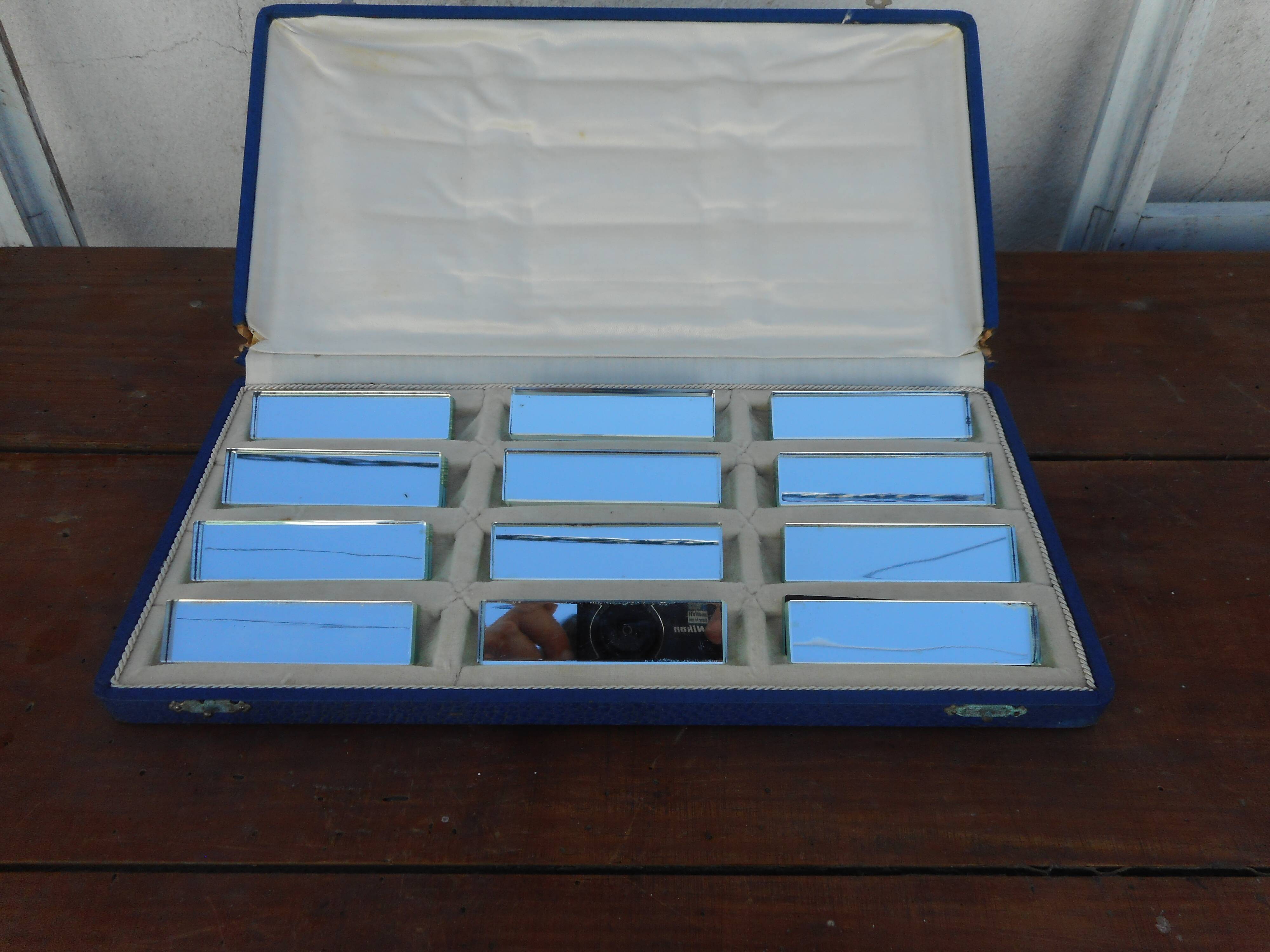 Set of 12 mirror glass knife holders