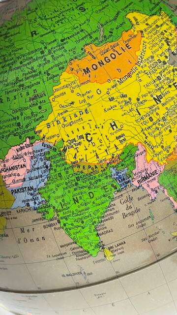 Illuminated terrestrial globe made in italy