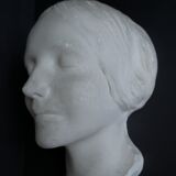 Plaster head: The drowned of the Seine