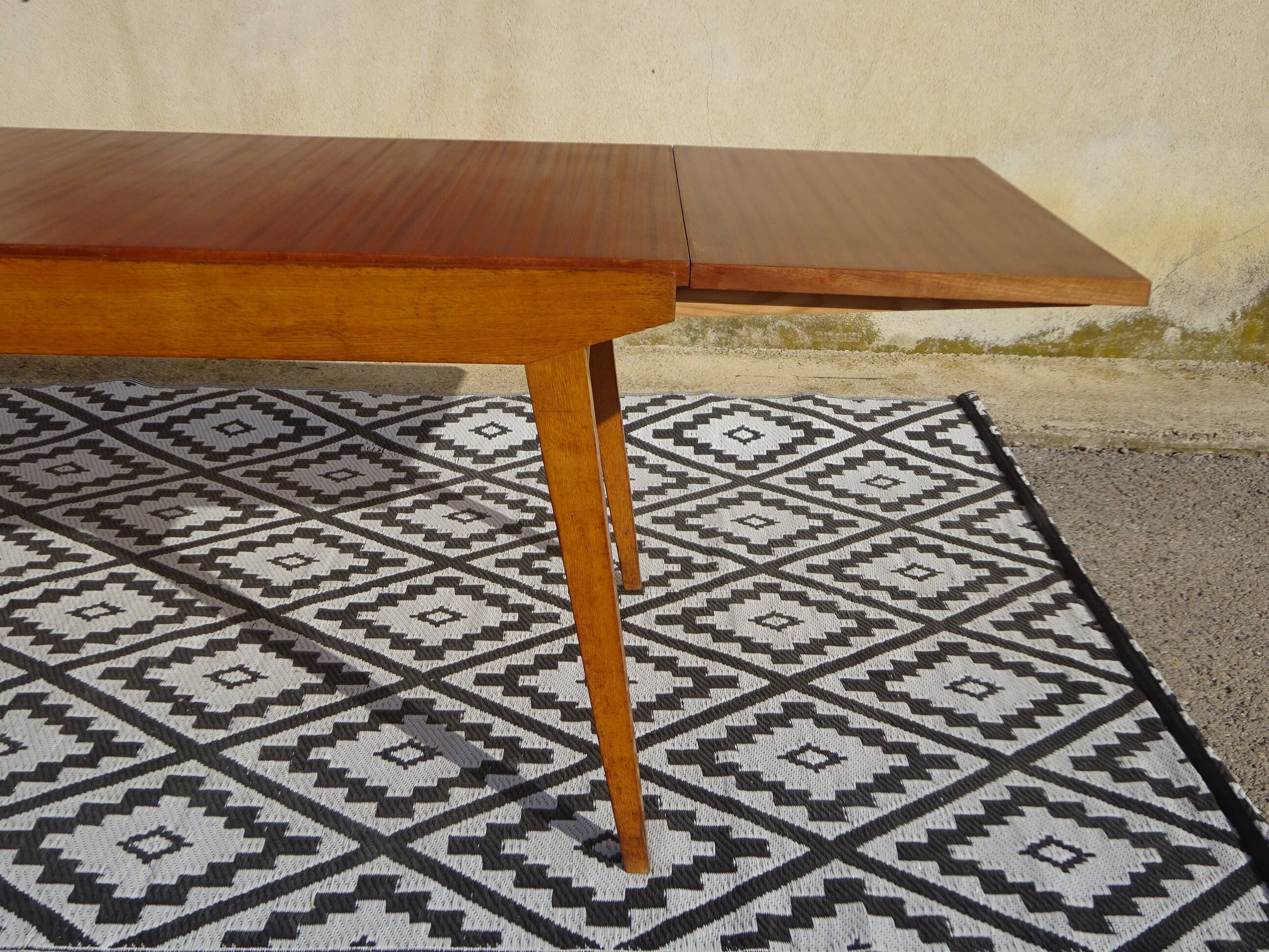 Table vintage en bois avec pieds compas