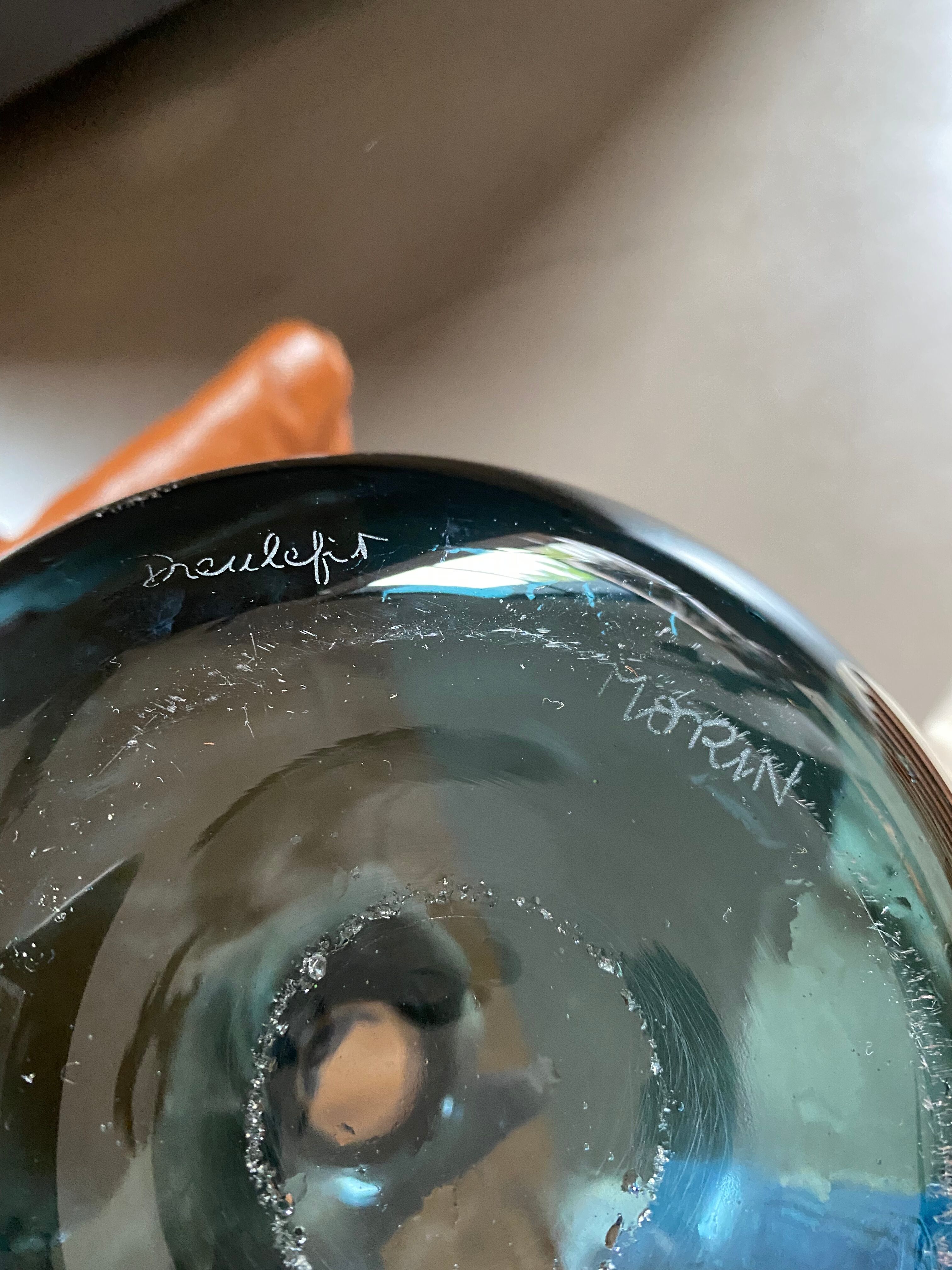 Morin ball vase