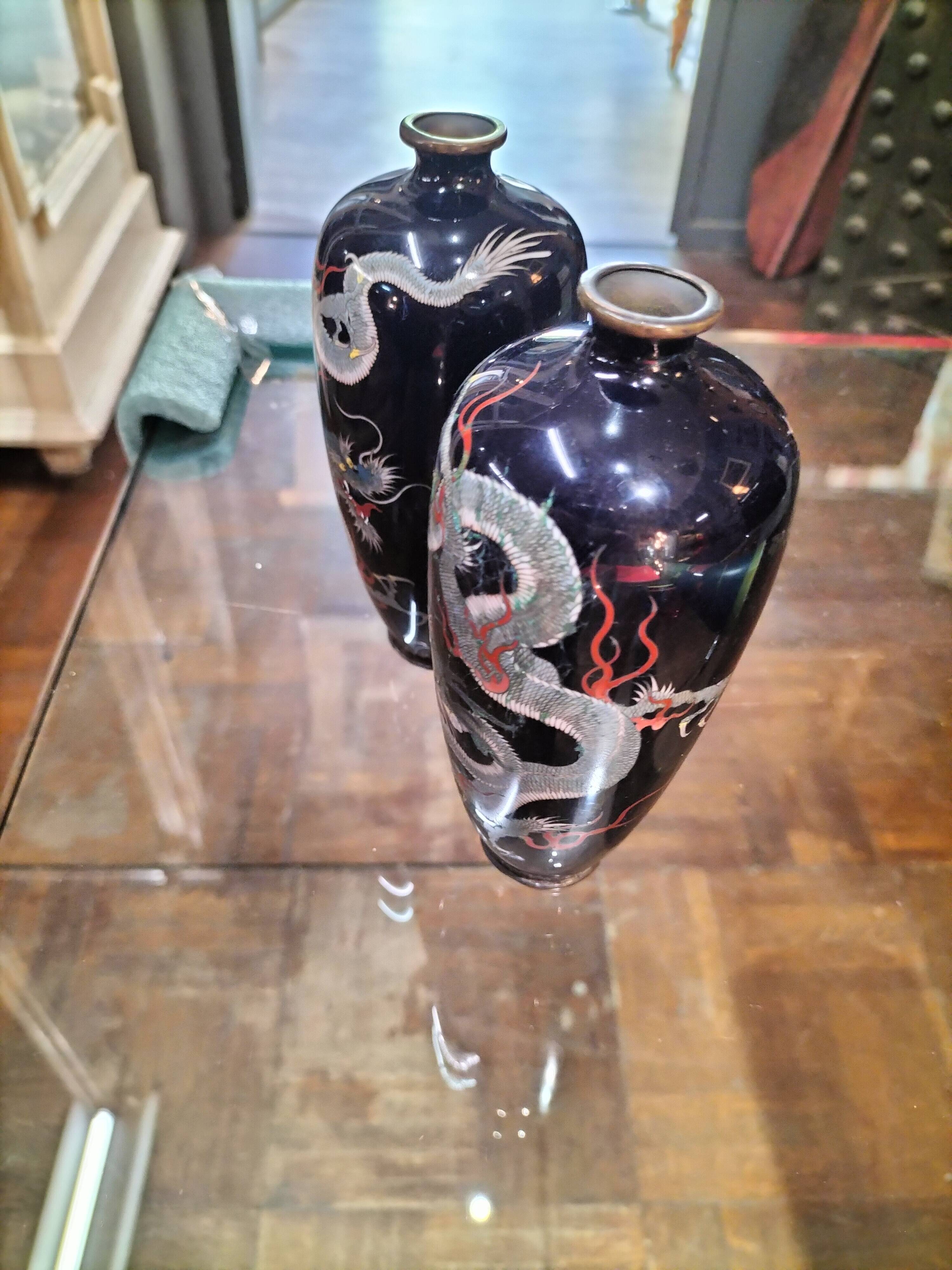 Paire de vases japonais émaillés