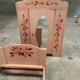 Ancien lit et armoire à poupée