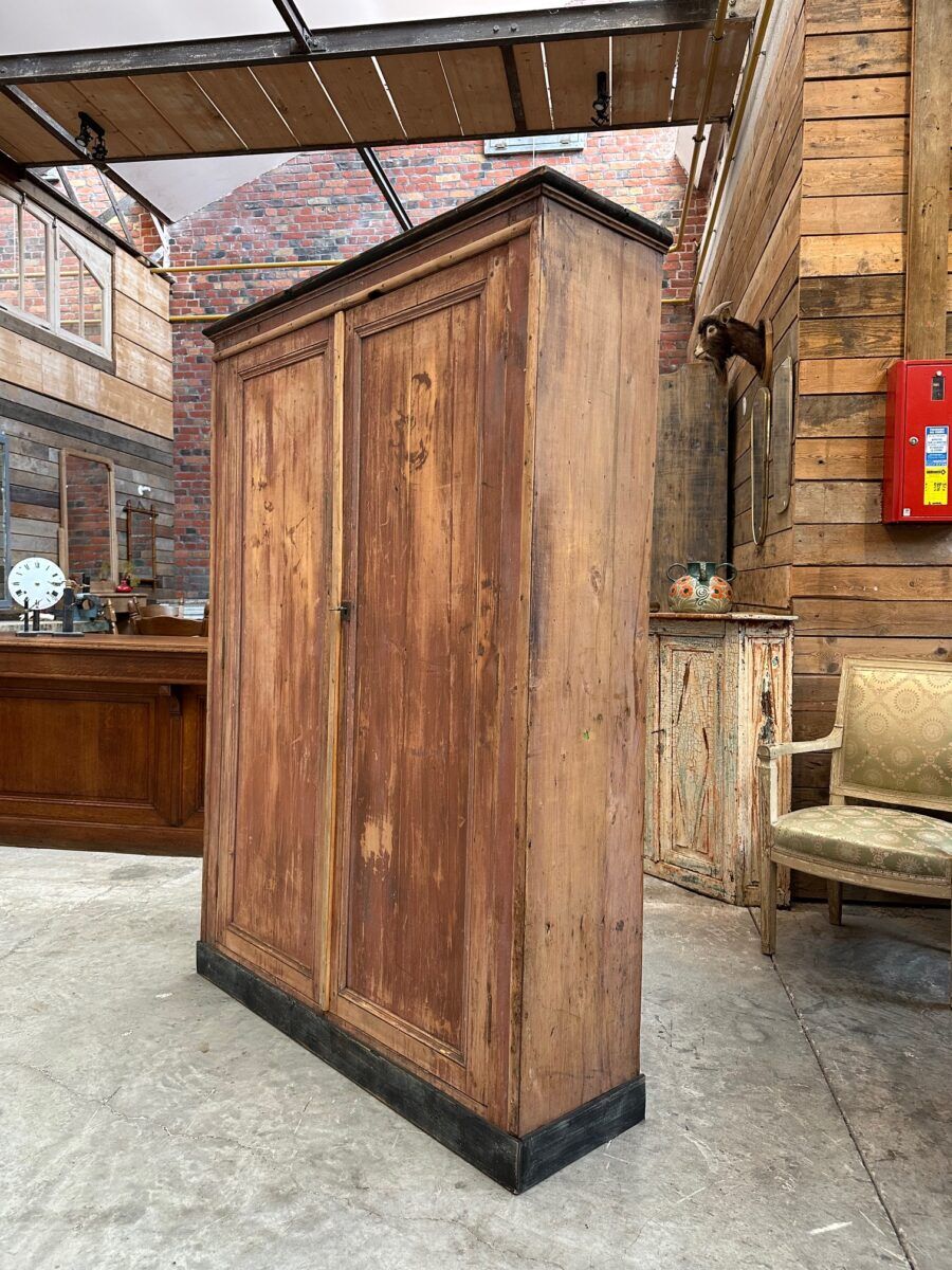 Workshop cabinet from the early 20th century.