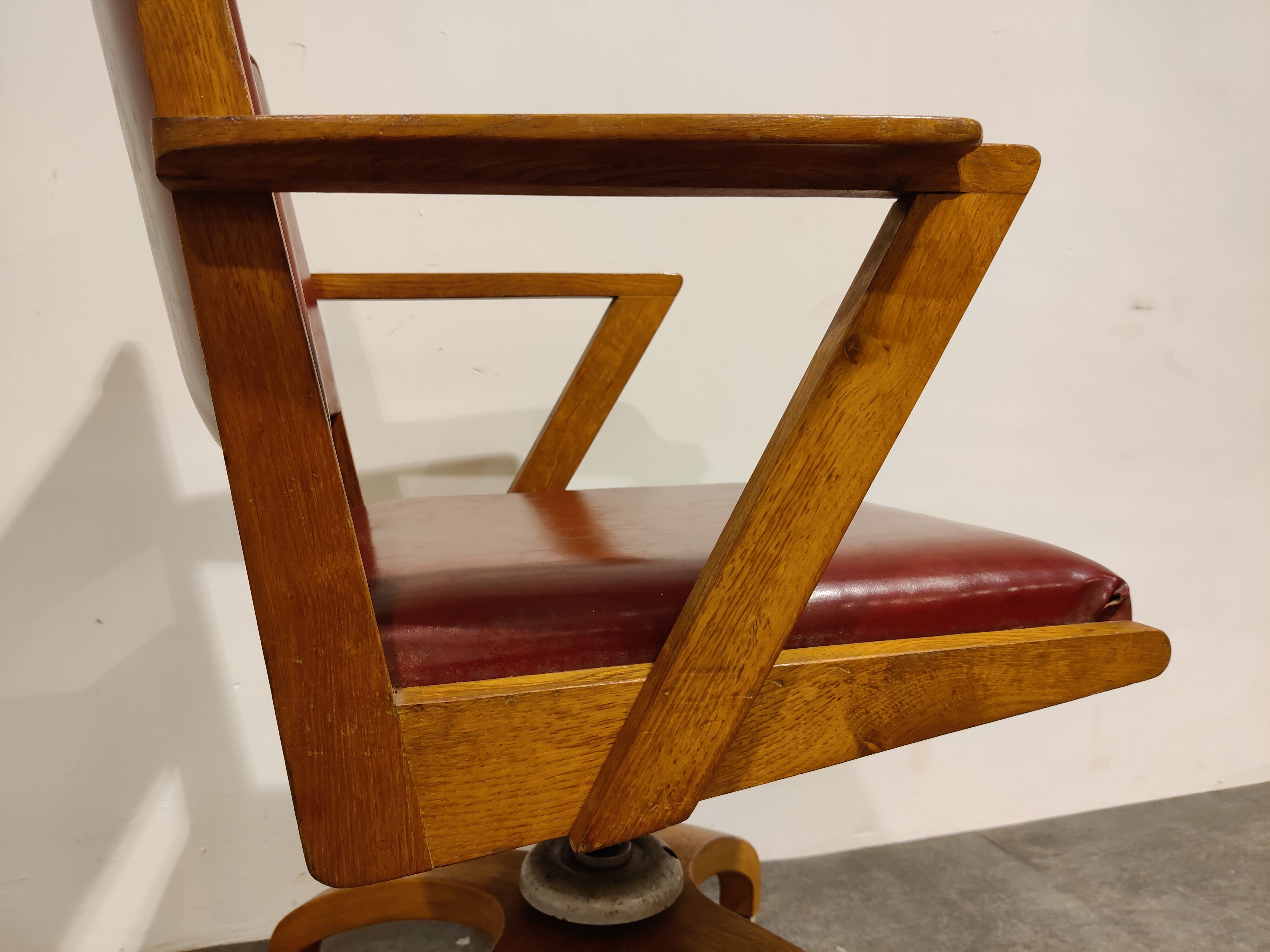 Chaise de bureau inclinable vintage Decoene, années 1950