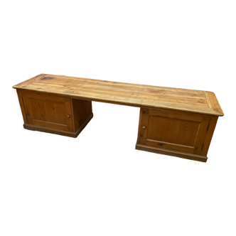 Entrance bench with storage
