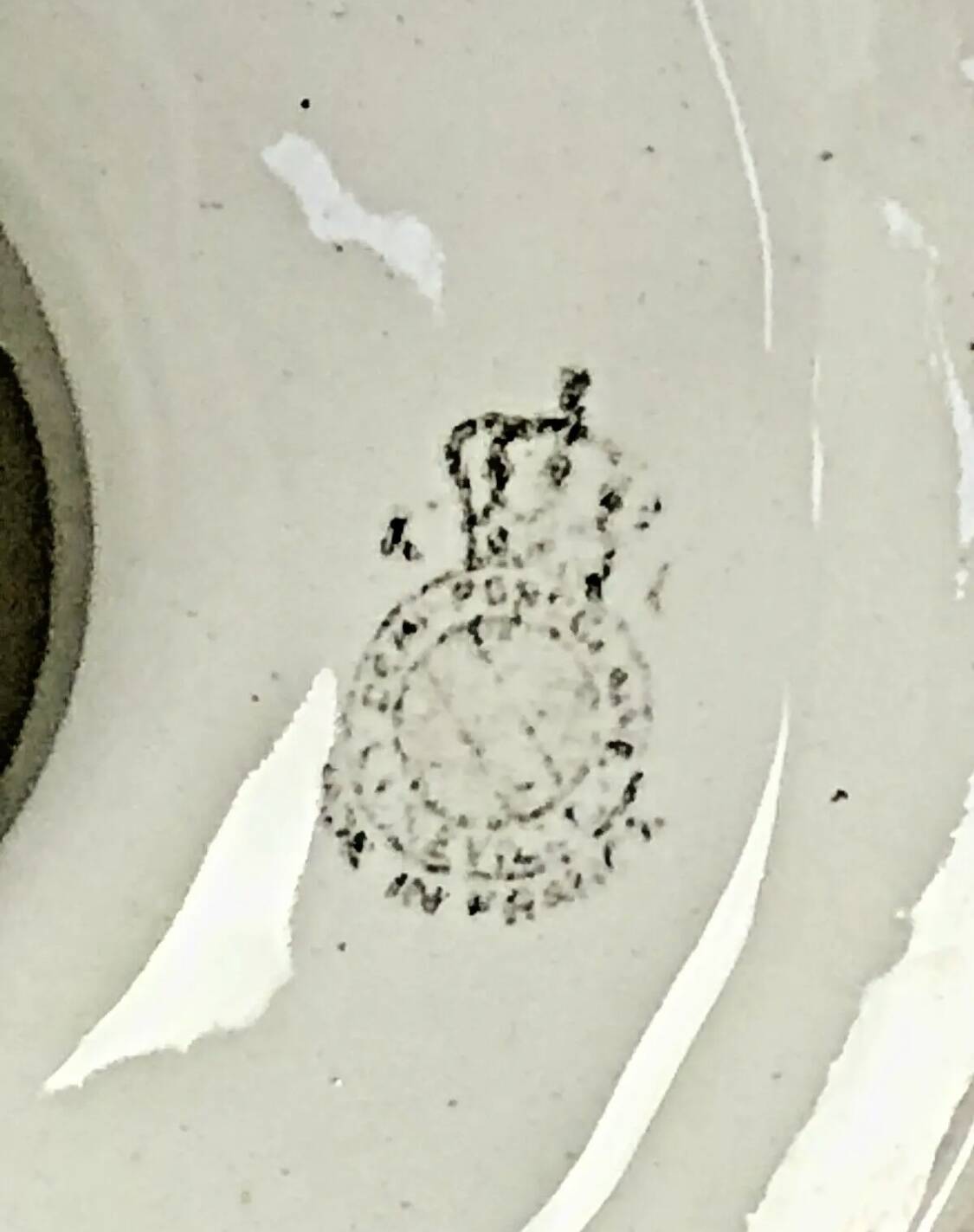 Compotier display on Luneville pedestal streetlight model