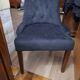 fauteuil capitonné velours noir design
