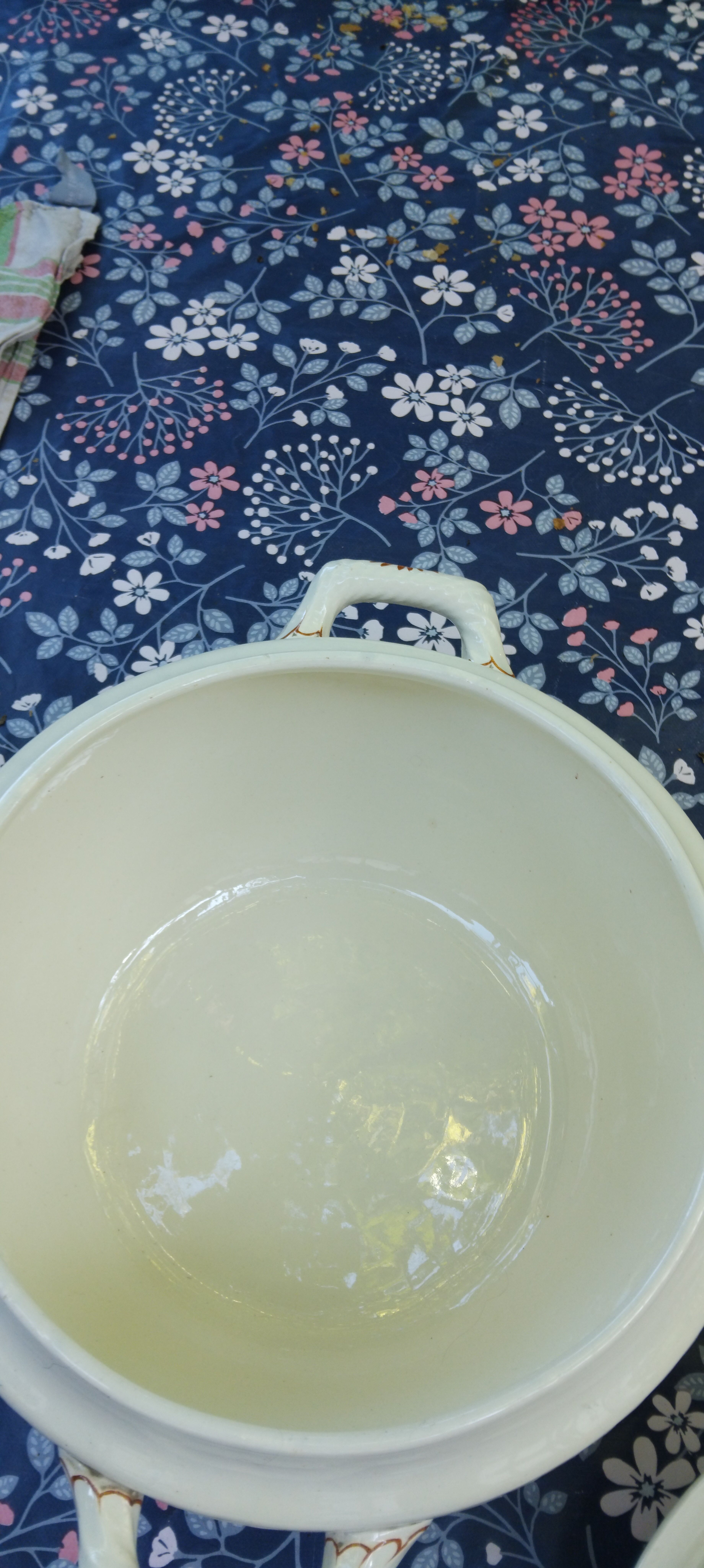 Old ceramic soup tureen Lunéville KG pattern Queen Marguerite