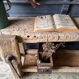 Carpenter's workbench