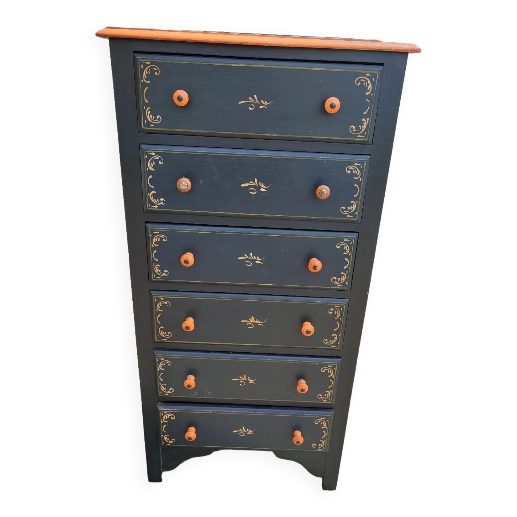Vintage chiffonnier