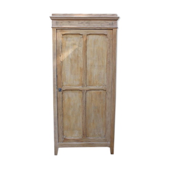 Armoire parisienne