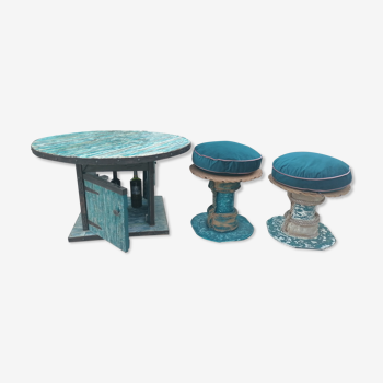 Coffee table & 2 stools
