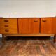 Buffet en teck du milieu du siècle 1960