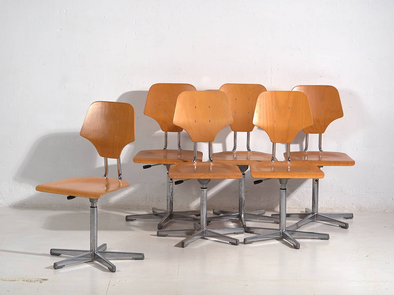 Vintage office chairs (c.1950). Set of 6 office chairs