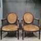 Paire de fauteuil médaillon Louis XVI