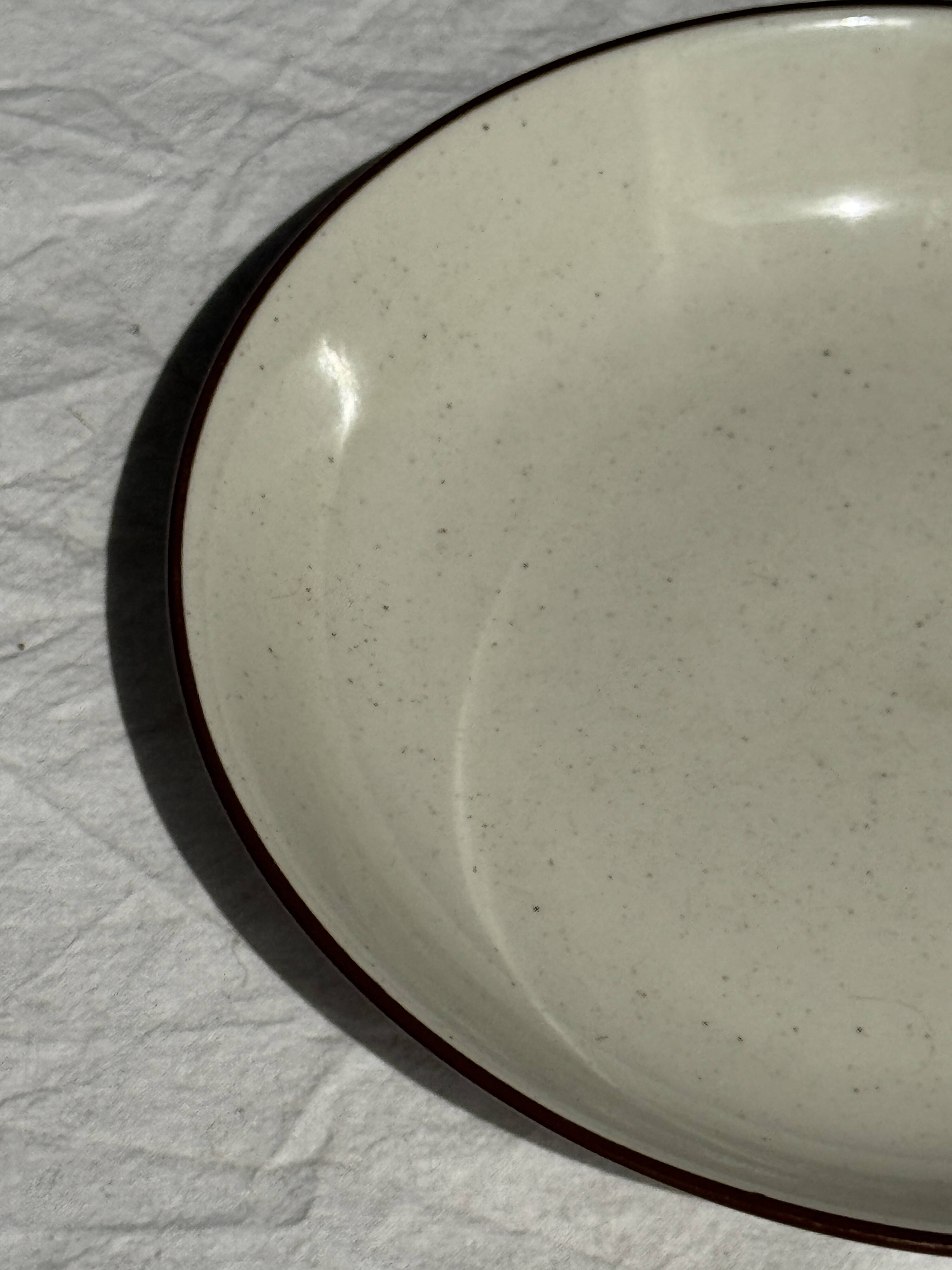 A genuine natural stoneware deep plate D20.5