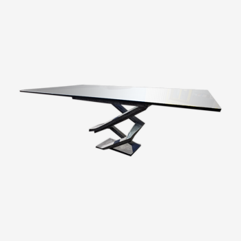 Meal table Fleur by Fer Roche Bobois