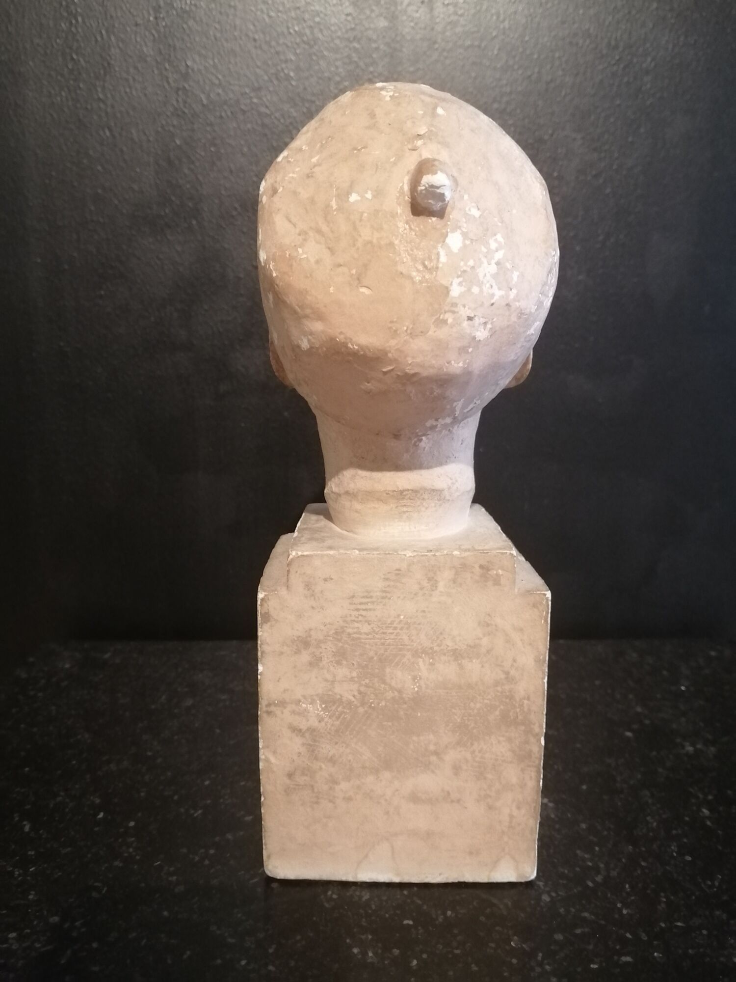 Statue bust face woman Africa Guinea XXth Konakry art
