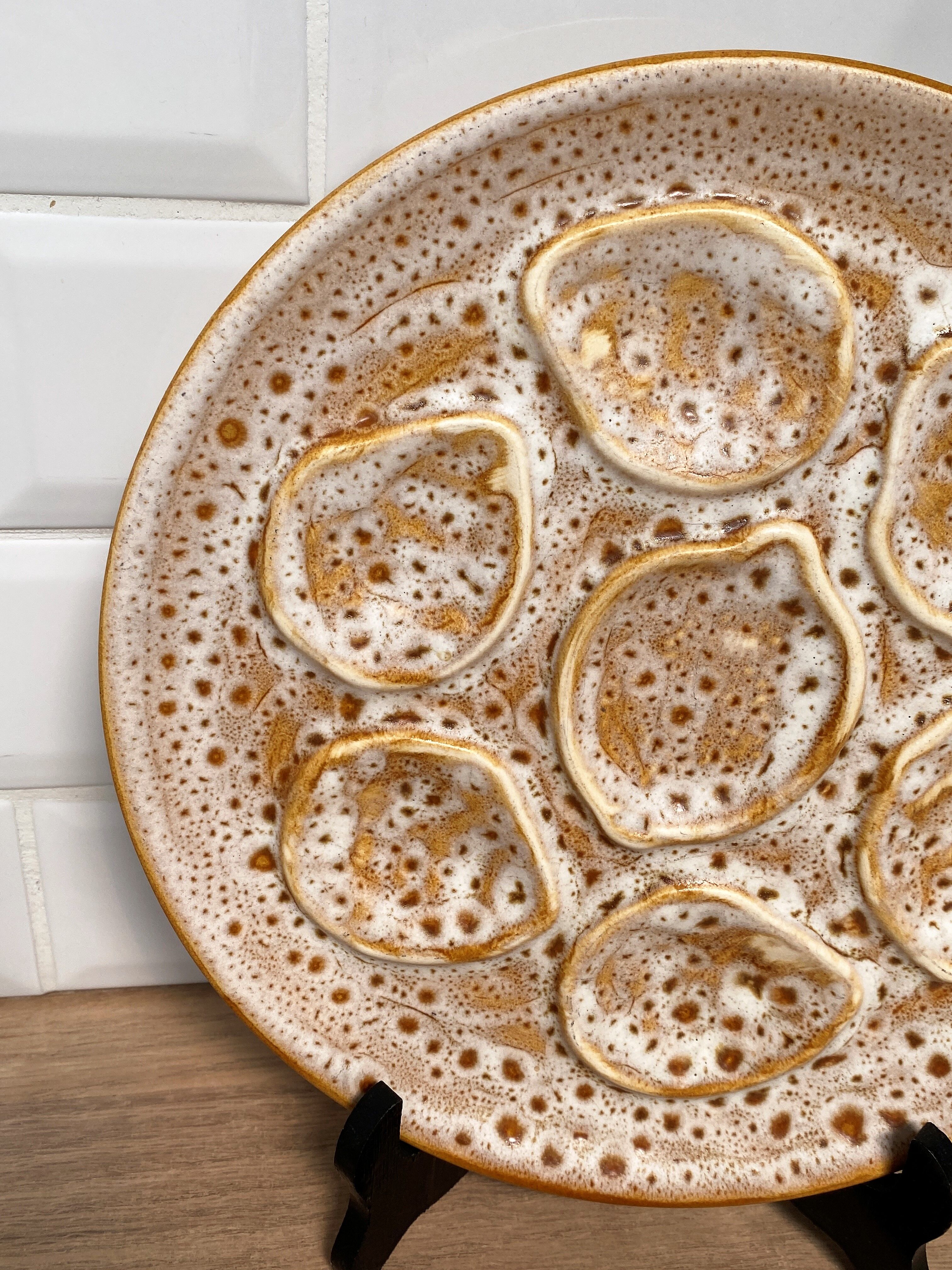 2 Niderviller oyster plates