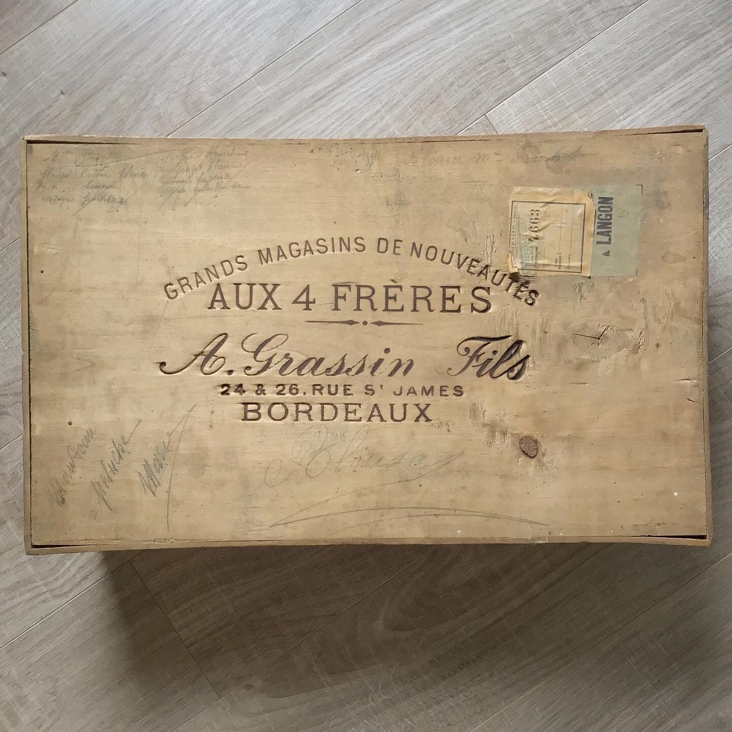 Old wooden box from the department stores of Bordeaux