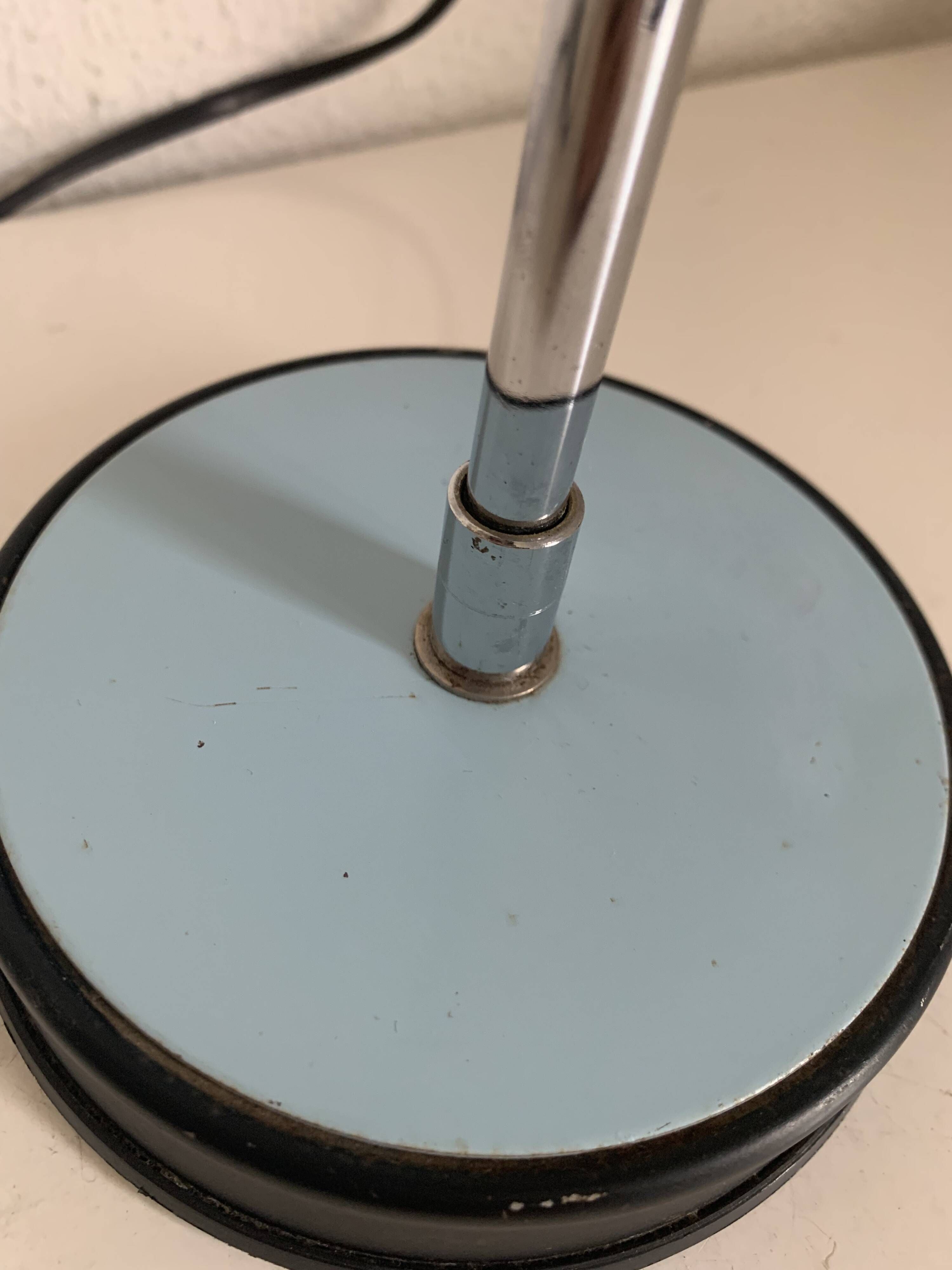 Vintage 1960 Veneta Lumi sky blue desk lamp - 30 cm