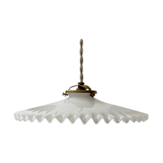 Opaline suspension