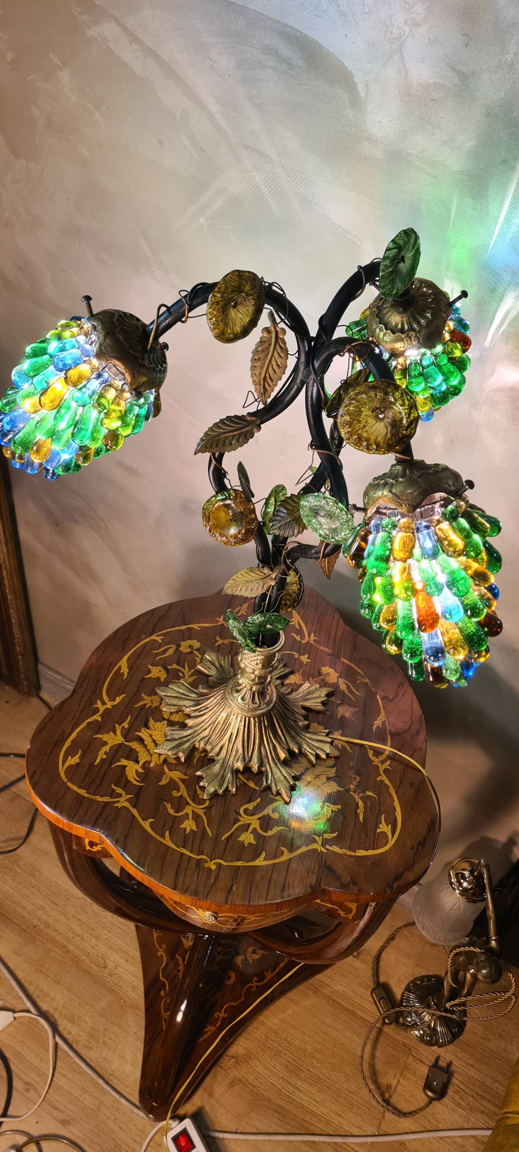 Original murano lamp in gilded bronze and metal with three lights, murano glass tulips 58x42
