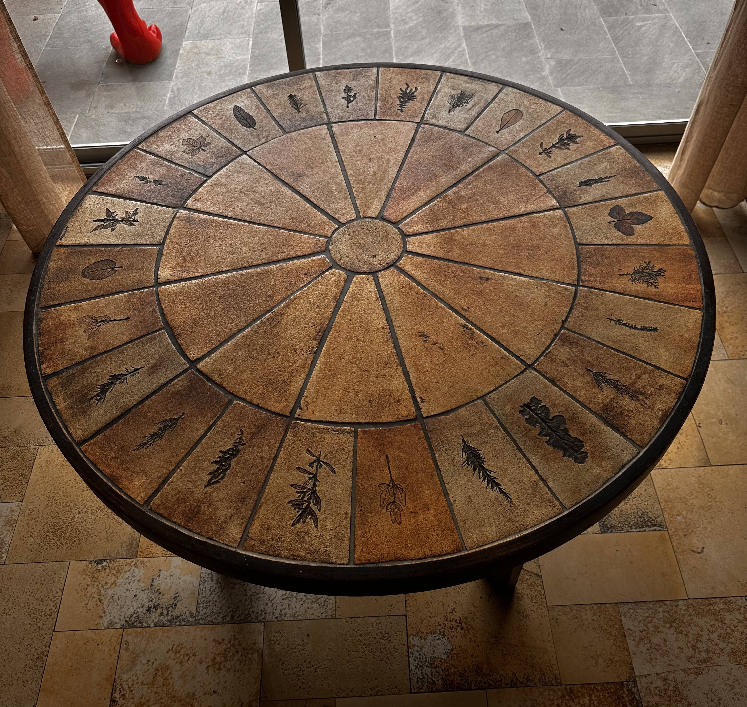 Roger Capron herbarium table