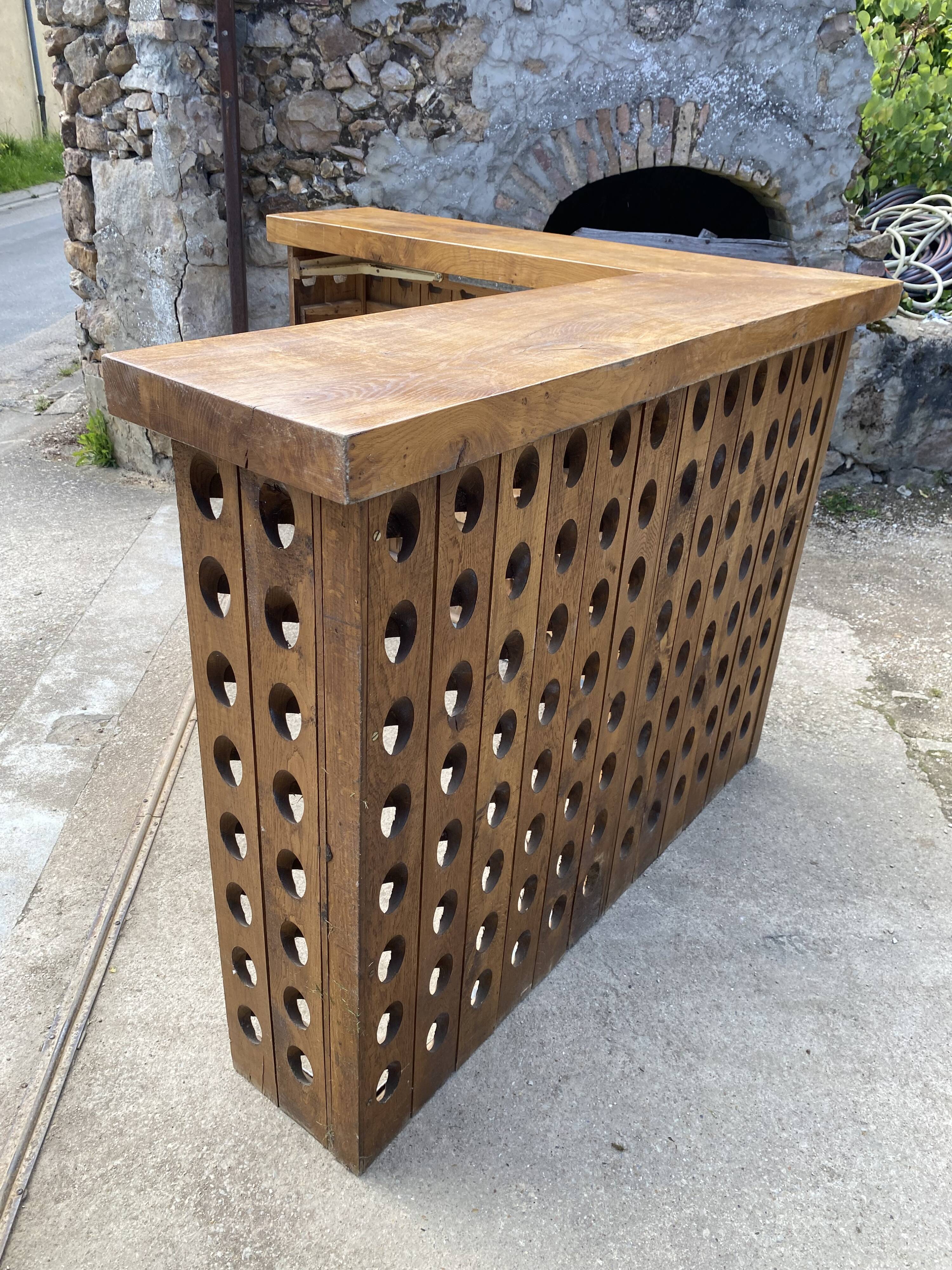 L-shaped walnut solid wood bar, professional furniture, bistro counter, reception.