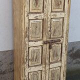 Armoire ancienne jaune en bois