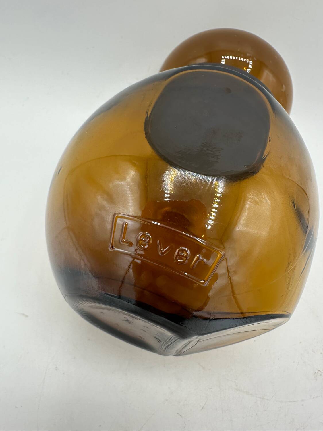 Apothecary jar Lever