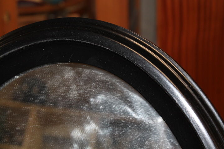 Lot of two oval mirrors 52x65cm