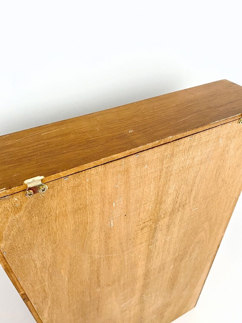 Wooden wall shelf and canning