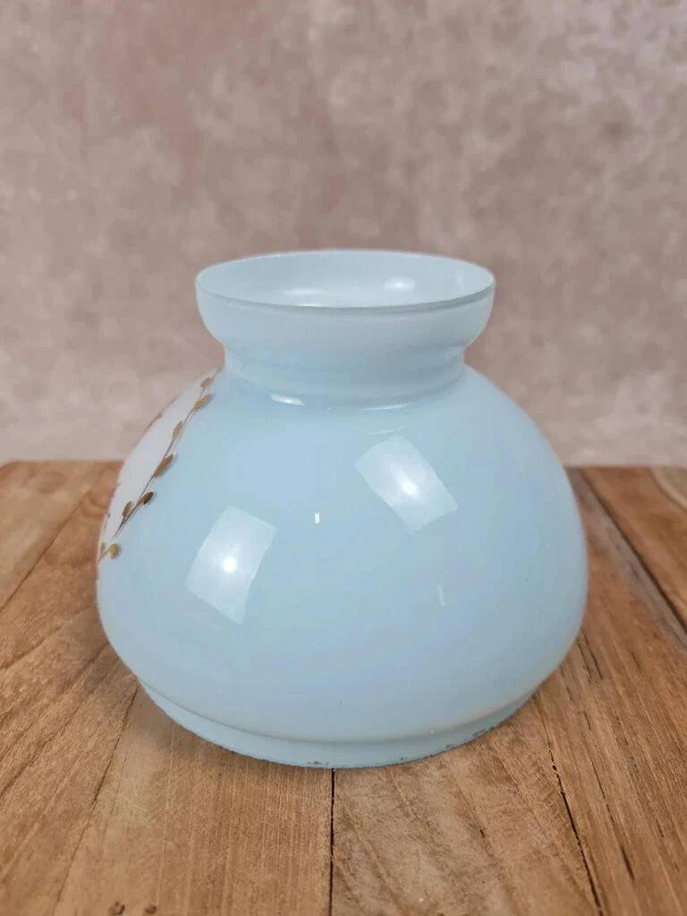 Abat-jour ancien en opaline bleue décor roses