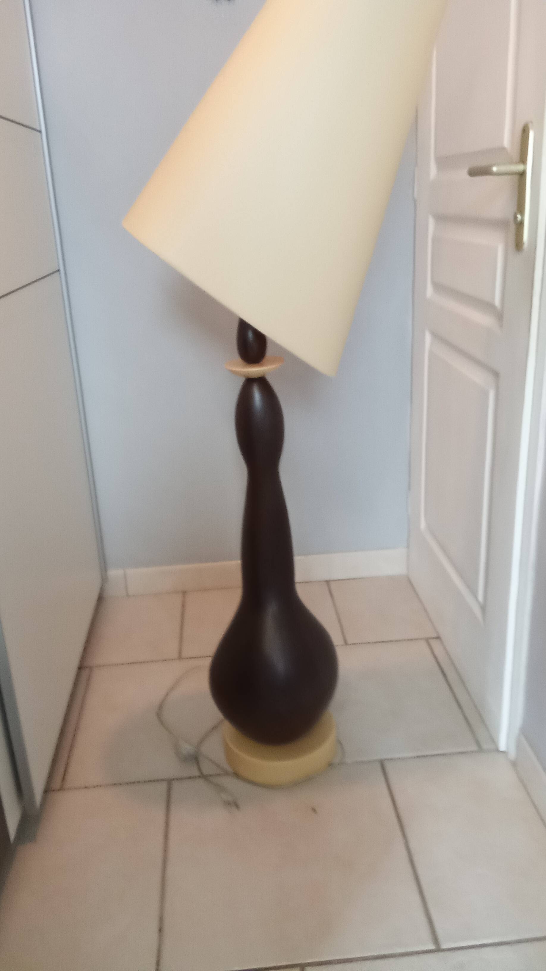Keria ceramic floor lamp in vintage design