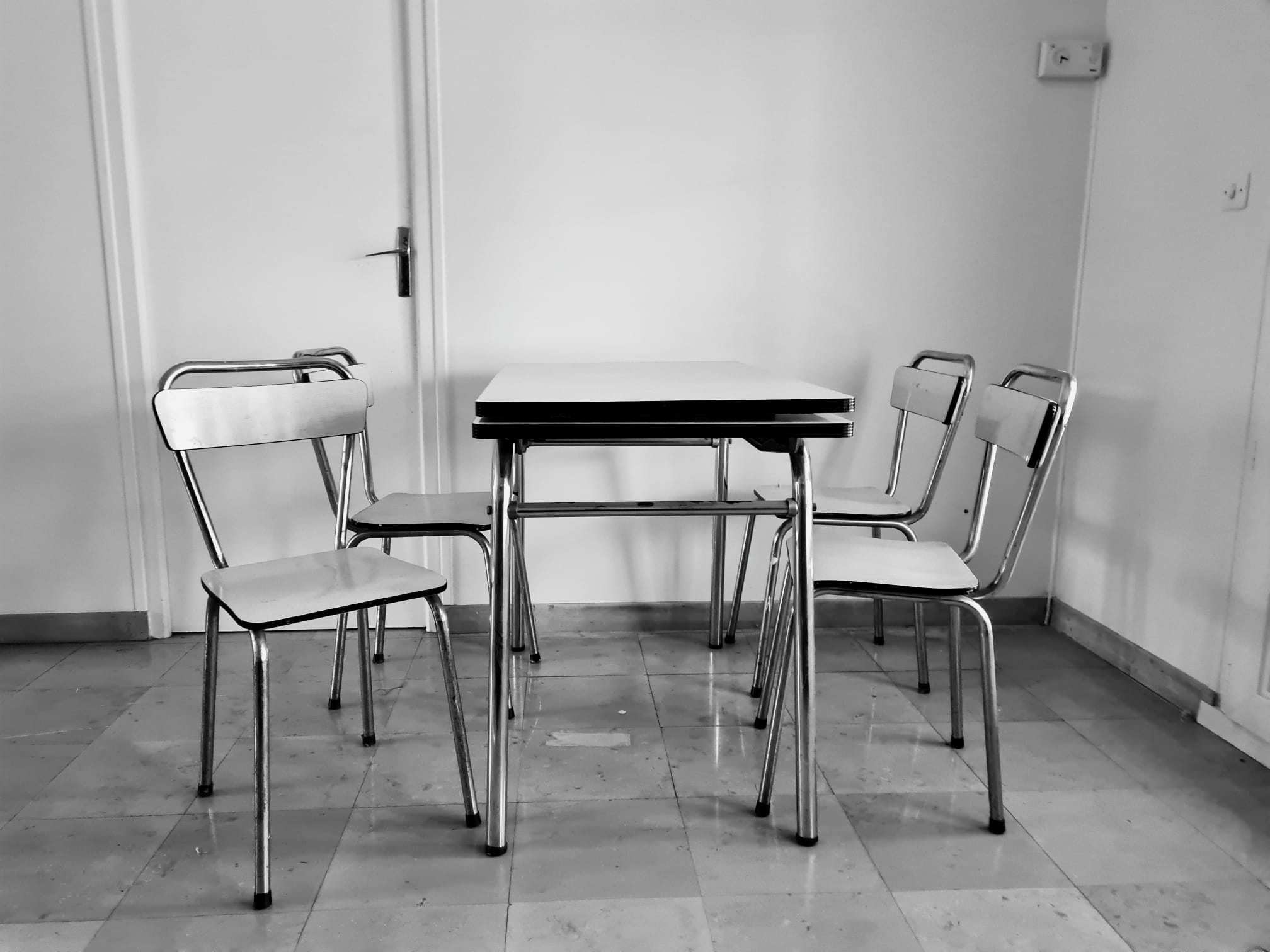 Formica extendable table & chairs