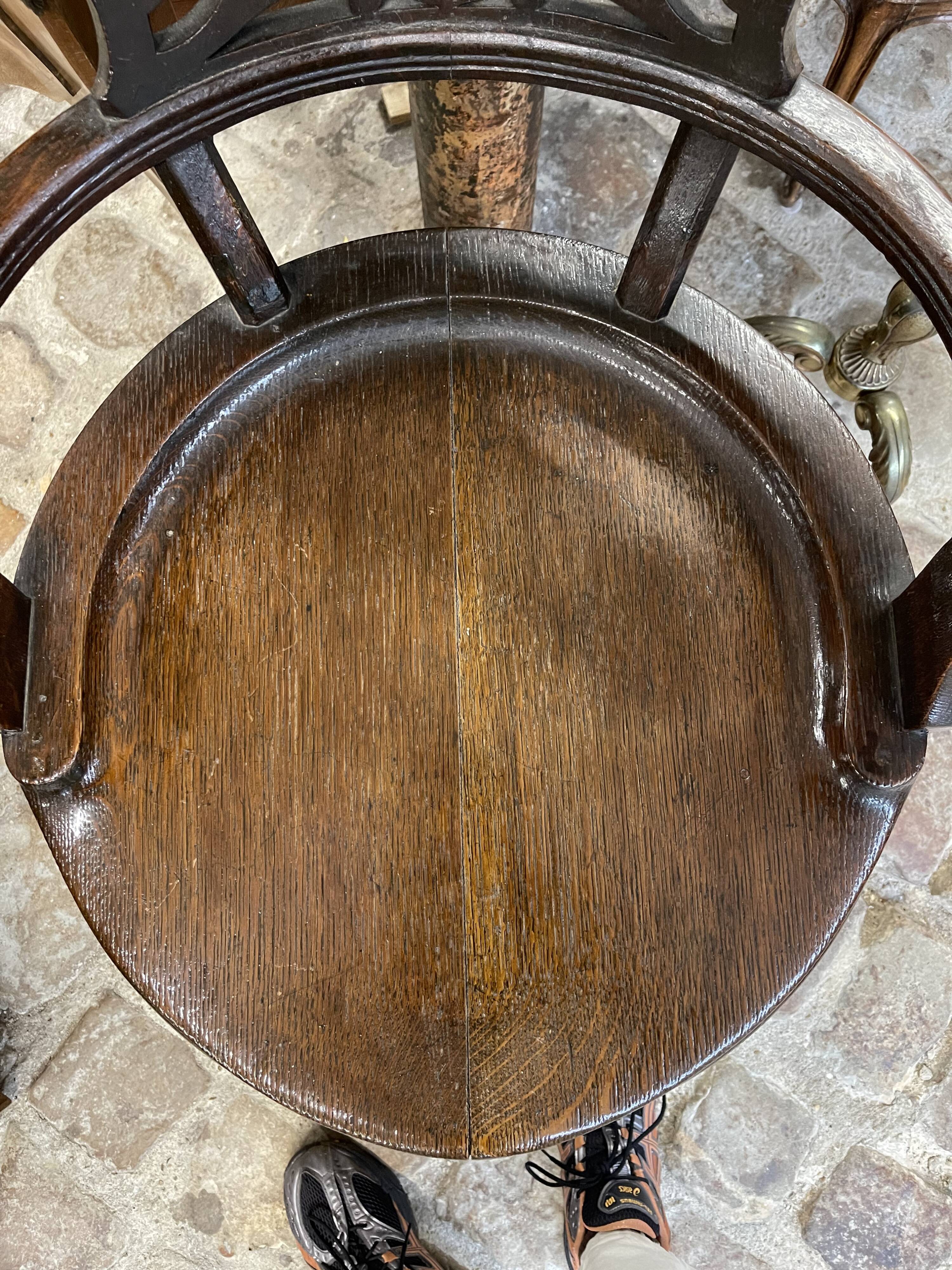 Edwardian swivel office chair in mahogany, 360° rotation.