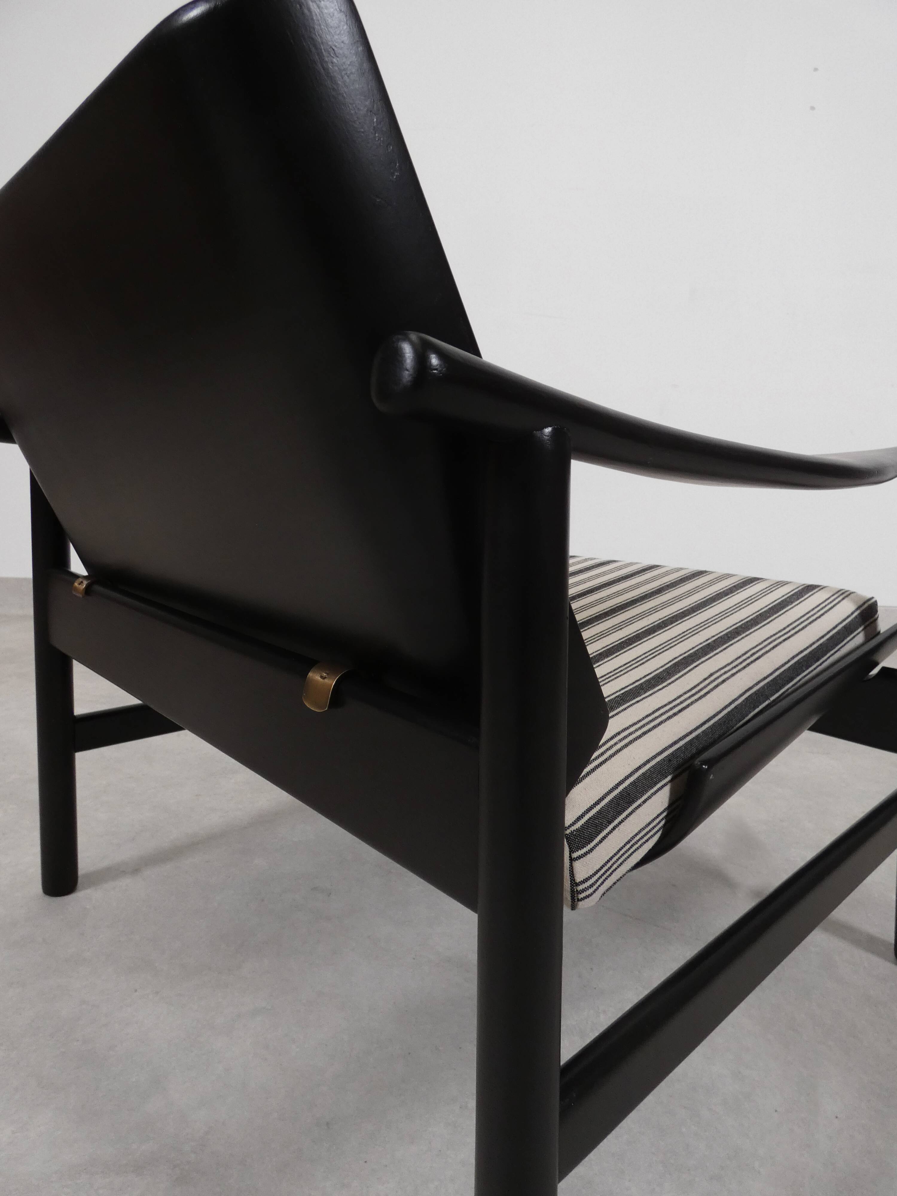 Wooden Scandianvian arm chair