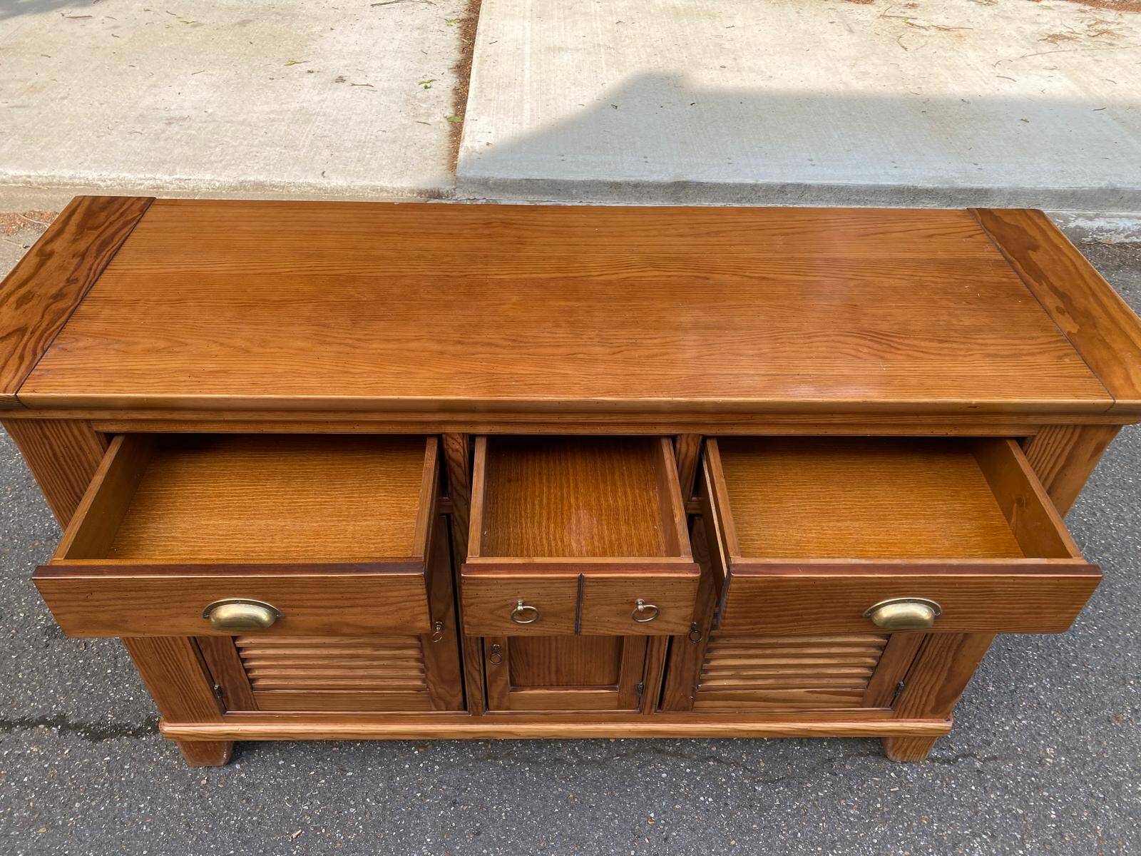 Scandinavian solid wood sideboard with 3 doors and 6 drawers, 160 cm